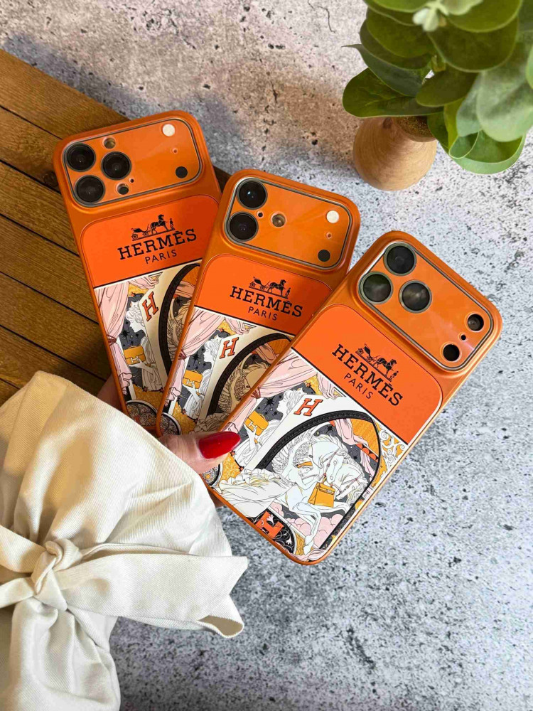 قاب طرح هرمس نارنجی محافظ لنز دار گوشی آیفون 14 پرو